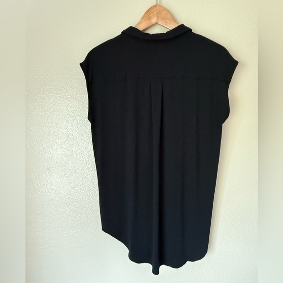 EILEEN FISHER Lightweight Viscose Sleeveless Button-down - Picture 4 of 4